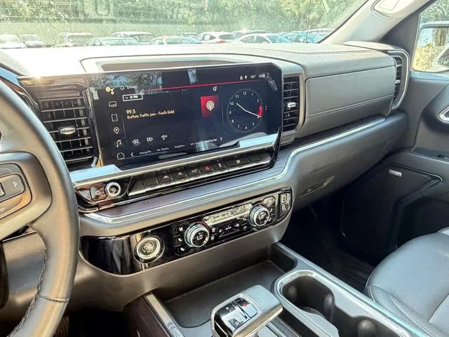 GMC Sierra photo 18