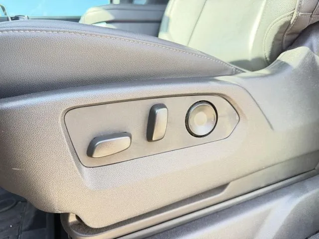 GMC Sierra photo 25