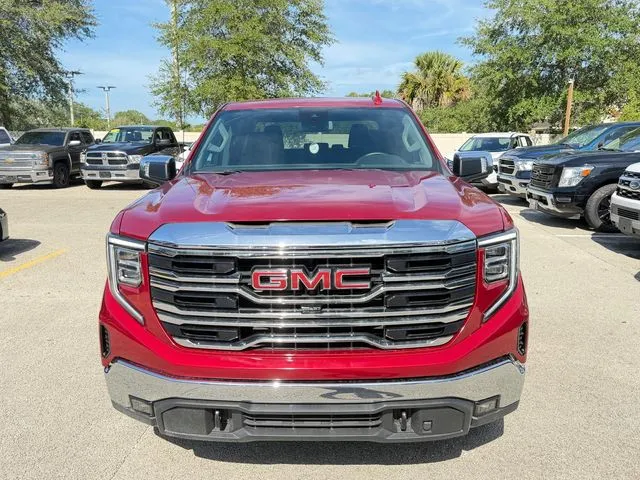 GMC Sierra photo 2