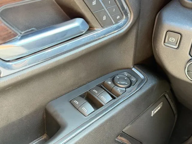 GMC Sierra photo 14