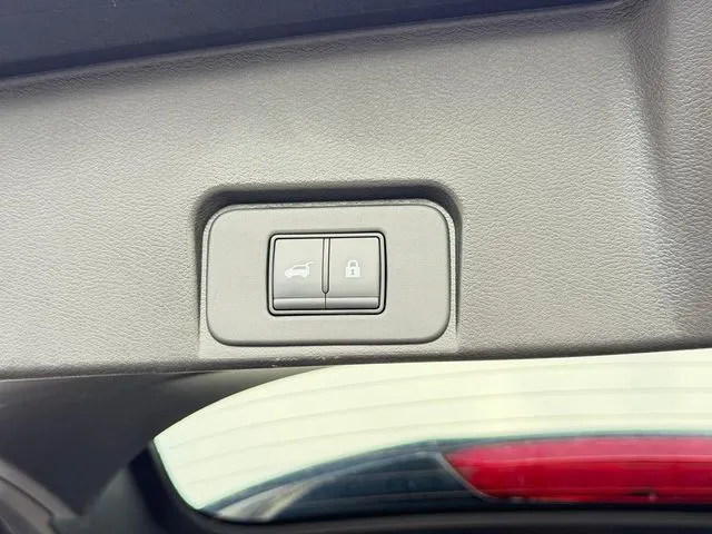 Nissan Rogue photo 10