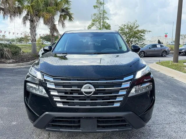 Nissan Rogue photo 2