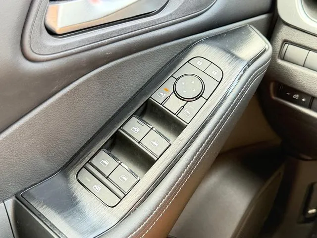 Nissan Rogue photo 17