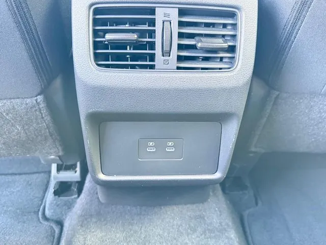 Nissan Rogue photo 32