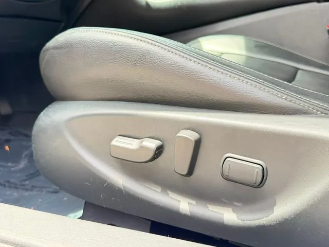 Nissan Maxima photo 24