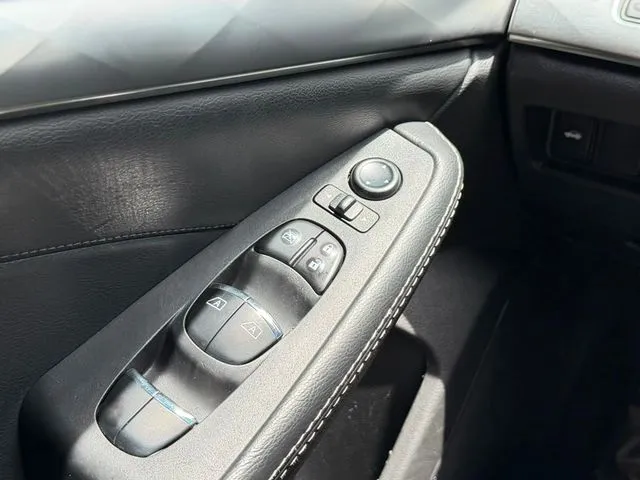 Nissan Maxima photo 13