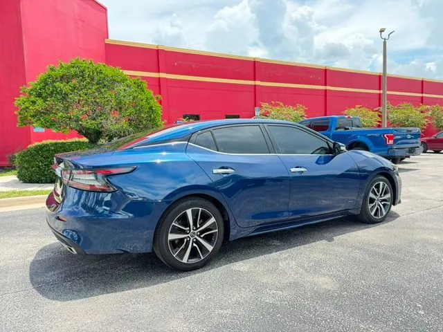 Nissan Maxima photo 7
