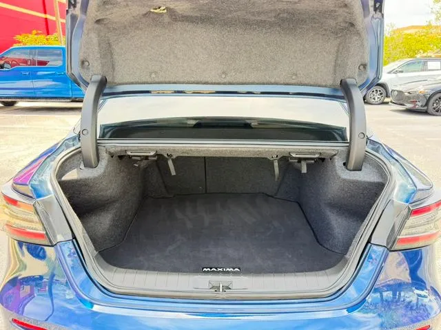 Nissan Maxima photo 11