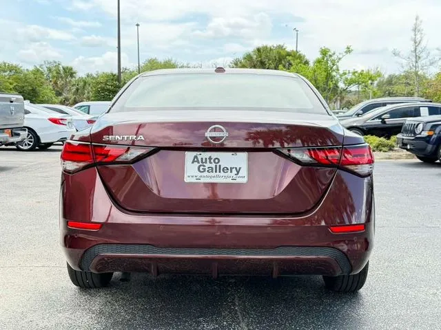Nissan Sentra photo 8