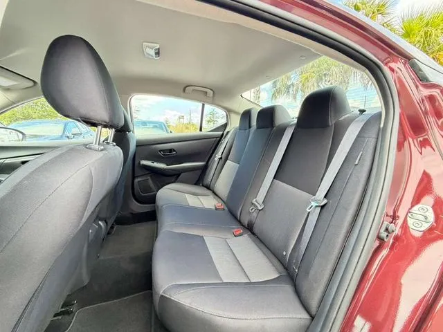 Nissan Sentra photo 30