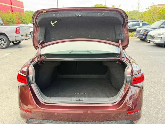 Nissan Sentra photo 9