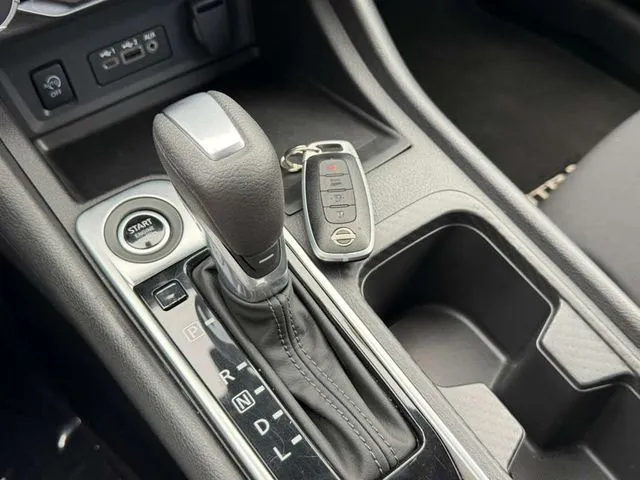 Nissan Sentra photo 25