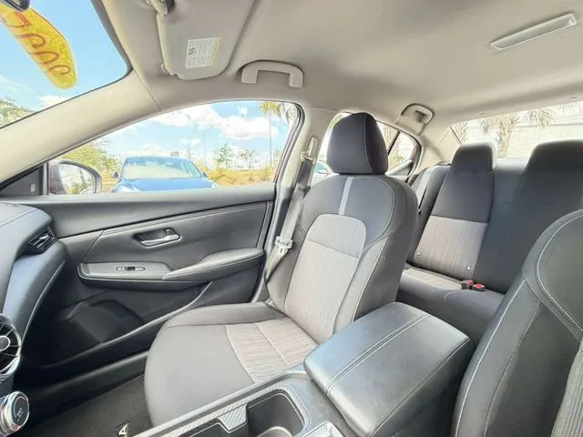 Nissan Sentra photo 27