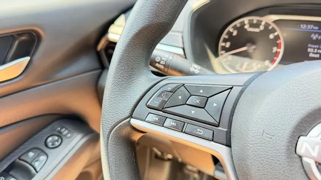 Nissan Altima photo 16