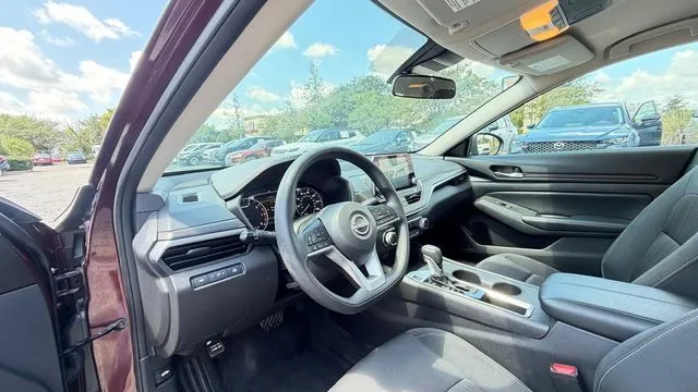 Nissan Altima photo 26