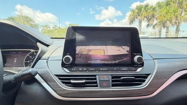Nissan Altima photo 21