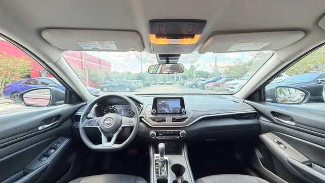 Nissan Altima photo 20