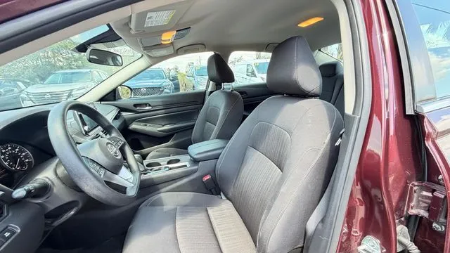 Nissan Altima photo 22