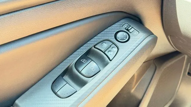 Nissan Altima photo 14