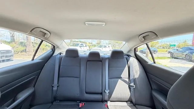 Nissan Altima photo 25