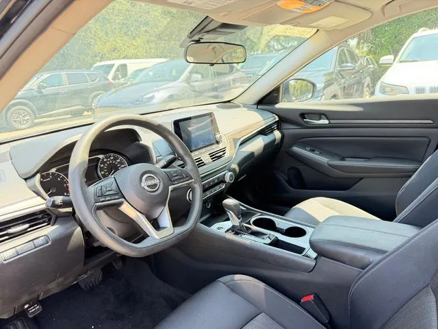 Nissan Altima photo 12