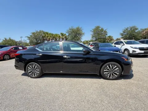 More photos of 2024 Nissan Altima 2.5 SV at Auto Gallery Jacksonville, FL
