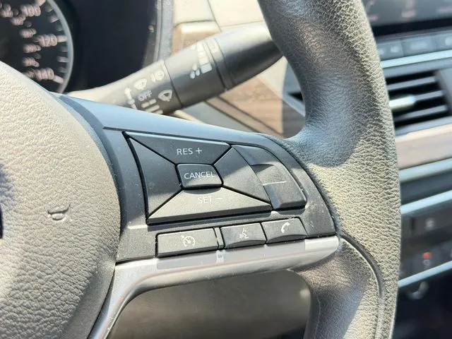 Nissan Altima photo 15
