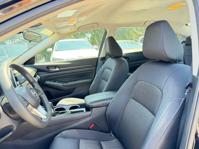 Nissan Altima photo 18