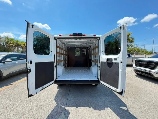 Ram ProMaster 2500 photo 9