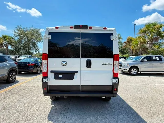 Ram ProMaster 2500 photo 8