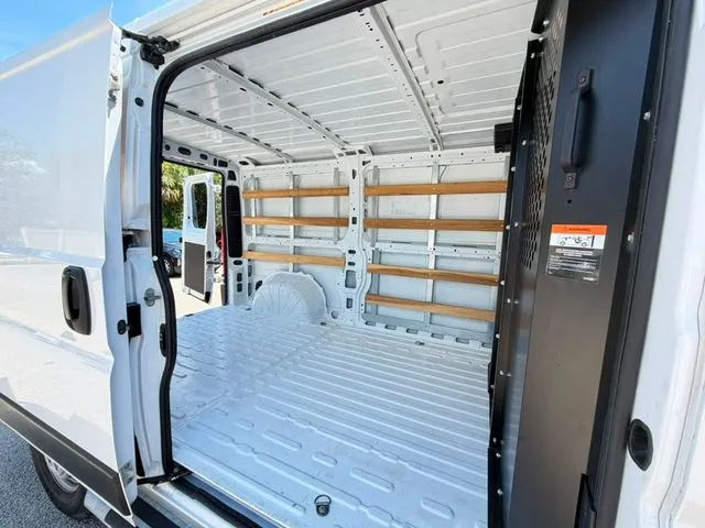Ram ProMaster 2500 photo 25