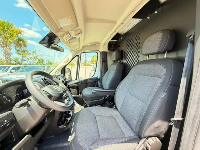 Ram ProMaster 2500 photo 14