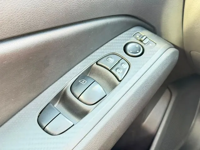 Nissan Altima photo 13