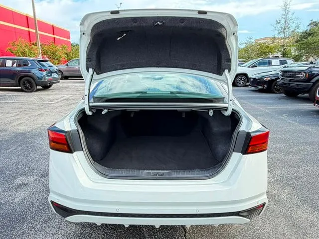 Nissan Altima photo 10