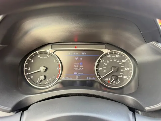 Nissan Altima photo 12