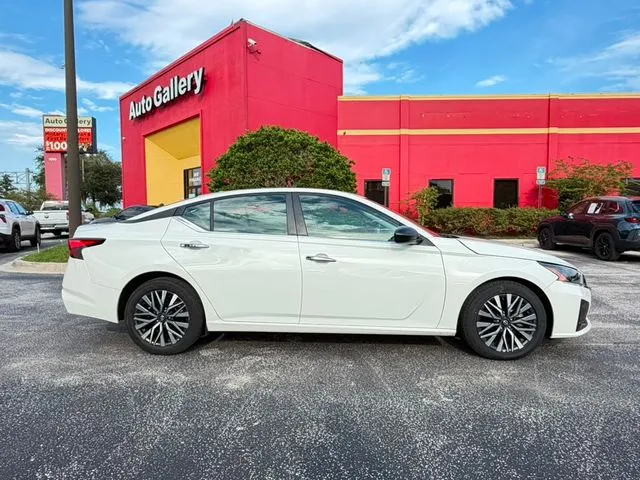 Nissan Altima photo 4