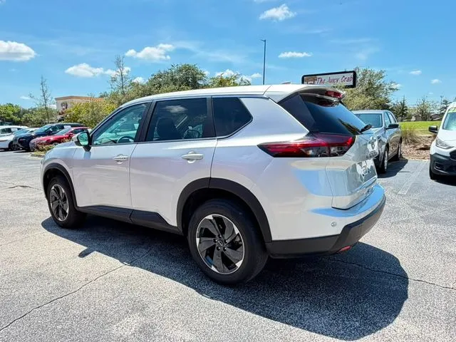 Nissan Rogue photo 7