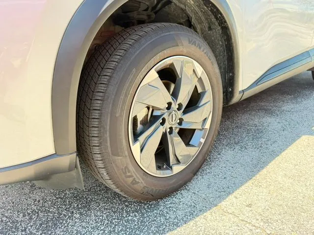 Nissan Rogue photo 12