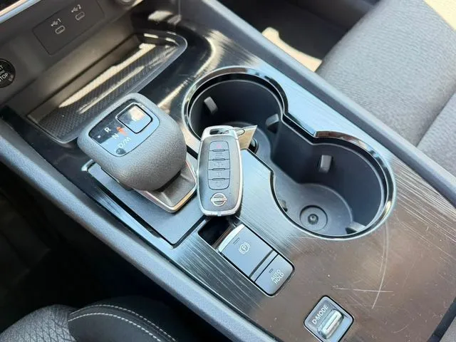 Nissan Rogue photo 24