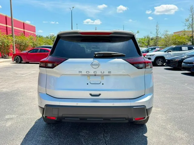 Nissan Rogue photo 8