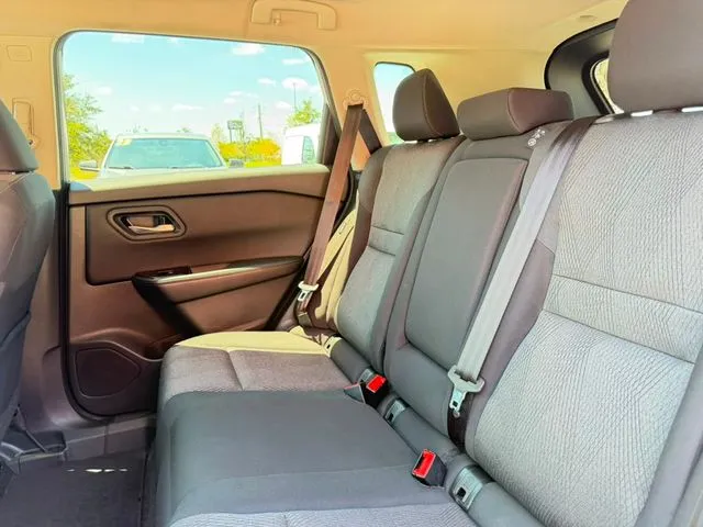 Nissan Rogue photo 30