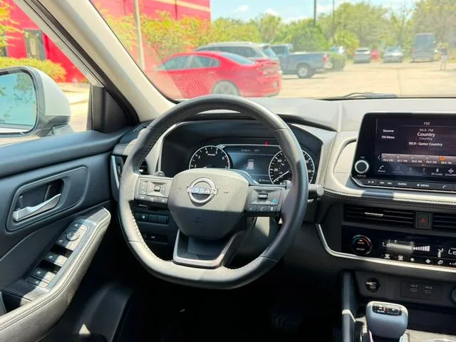 Nissan Rogue photo 16