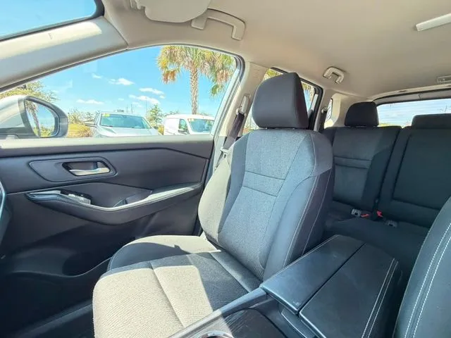 Nissan Rogue photo 21