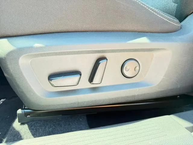Nissan Rogue photo 20