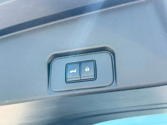 Nissan Rogue photo 10