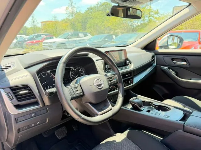 Nissan Rogue photo 13