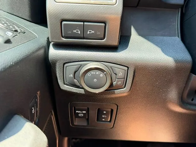 Ford F-150 photo 18