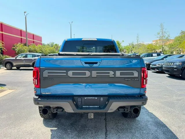 Ford F-150 photo 8