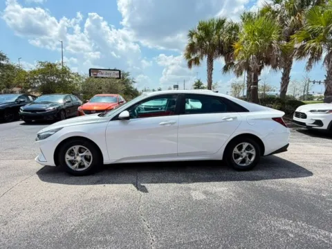 More photos of 2021 Hyundai Elantra SE at Auto Gallery Jacksonville, FL