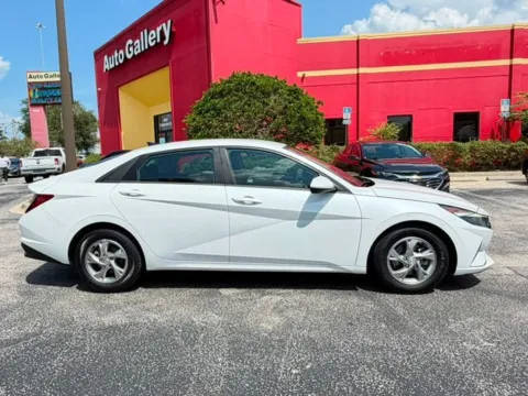 More photos of 2021 Hyundai Elantra SE at Auto Gallery Jacksonville, FL